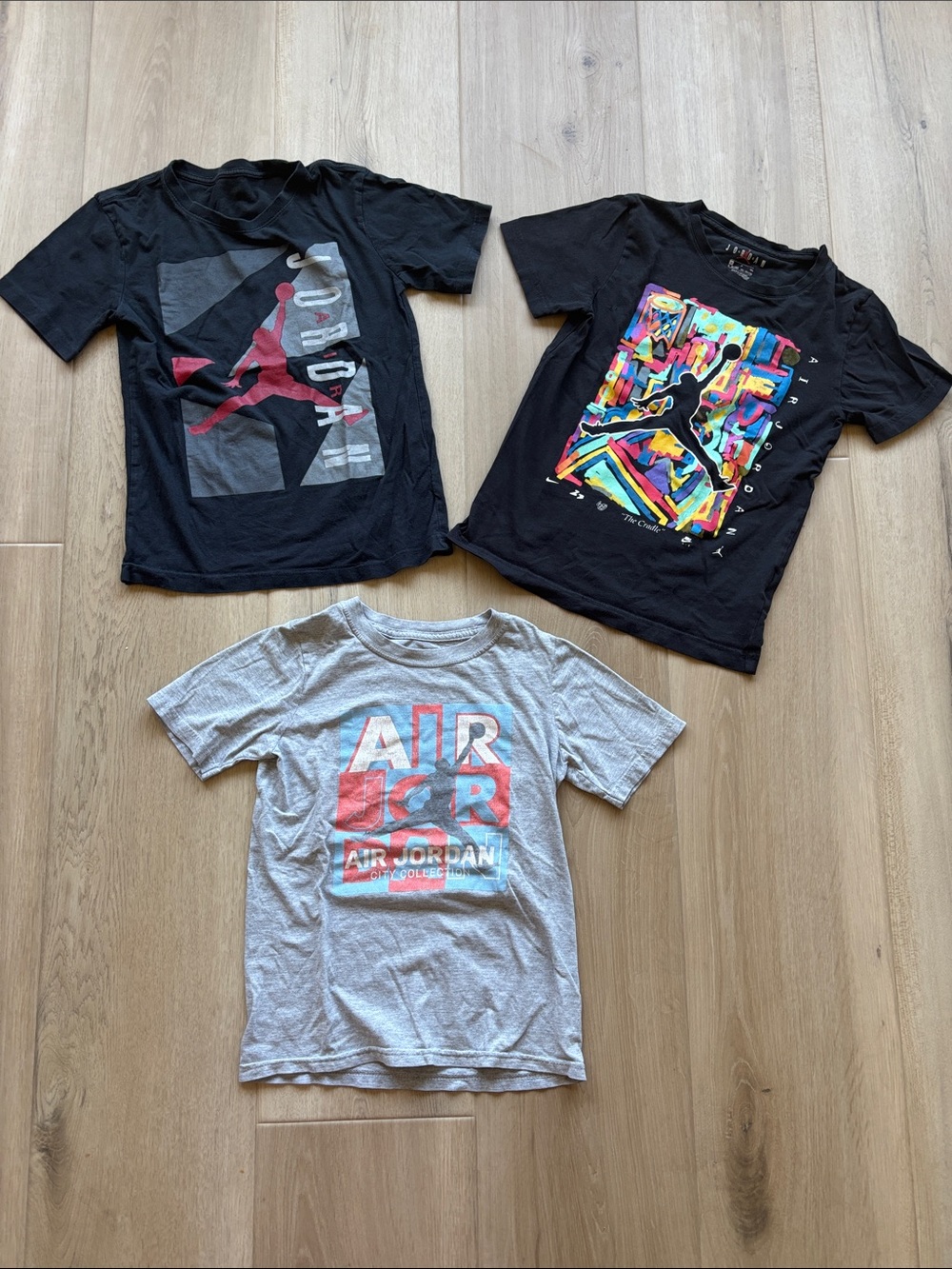 🏀lot of 3 boys size small Air Jordan t-shirts🏀